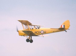 G-AOJJ DH 82a Tiger Moth